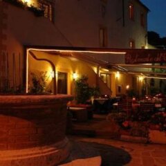 Отель La Locanda del Castello Сан-Джованни-д'Ассо интерьер отеля фото 3
