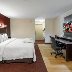 Отель Red Roof Inn PLUS+ Columbus Downtown - Convention Center США, Колумбус - отзывы, цены и фото номеров - забронировать отель Red Roof Inn PLUS+ Columbus Downtown - Convention Center онлайн удобства в номере фото 2