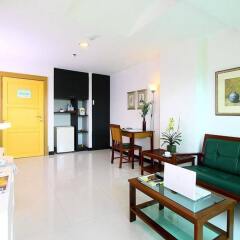 Отель Laurel Suite Бангкок комната для гостей фото 2