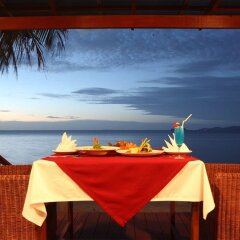Отель Panalee Resort гостиничный бар