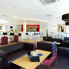 Travelodge London Central City Road Hotel интерьер отеля фото 2