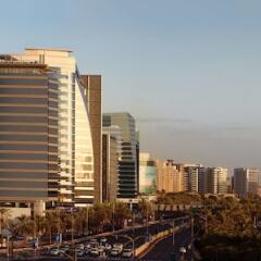 Отель Hilton Dubai Creek городской автобус