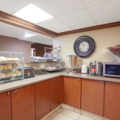 Americinn Hotel & Suites Bloomington West Блумингтон питание фото 2