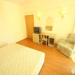 Отель Menada Oasis Resort Apartments Болгария, Солнечный берег - отзывы, цены и фото номеров - забронировать отель Menada Oasis Resort Apartments онлайн комната для гостей фото 2