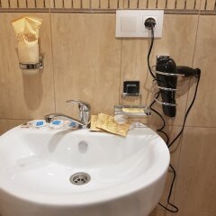 Гостиница Usadba 50 в Иркутске отзывы, цены и фото номеров - забронировать гостиницу Usadba 50 онлайн Иркутск ванная