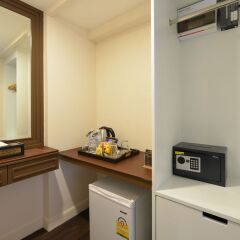 Siam Champs E’Lyse’Esi Unique Hotel Бангкок сейф в номере