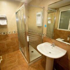 Отель Hostal El Cruce ванная