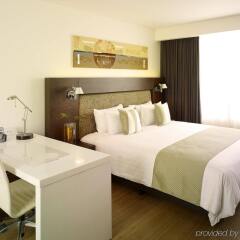 Отель Park Plaza Sukhumvit Bangkok комната для гостей