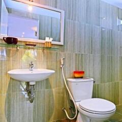 Отель Green Garden Homestay ванная