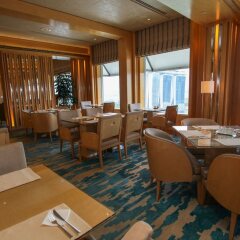 Отель The Ritz-Carlton, Millenia Singapore гостиничный бар