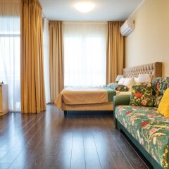 Гостиница Fenix Deluxe Apartment on Golubaya 5 в Сочи отзывы, цены и фото номеров - забронировать гостиницу Fenix Deluxe Apartment on Golubaya 5 онлайн комната для гостей фото 2
