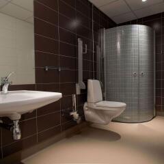 Отель Hotell Årstaviken Швеция, Стокгольм - отзывы, цены и фото номеров - забронировать отель Hotell Årstaviken онлайн ванная