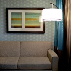 Отель Holiday Inn & Suites Pointe-Claire Montreal Airport Канада, Монреаль - отзывы, цены и фото номеров - забронировать отель Holiday Inn & Suites Pointe-Claire Montreal Airport онлайн комната для гостей фото 3