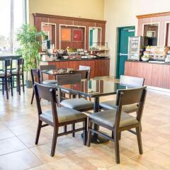 Отель Comfort Inn And Suites Near Universal Studios Лос-Анджелес питание