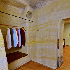 Esbelli Evi Cave Hotel сейф в номере