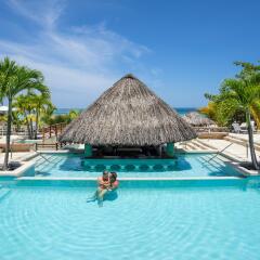 Отель Couples Swept Away All Inclusive бассейн