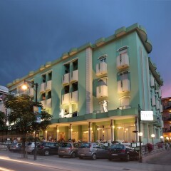 Hotel Serena Гаттео-а-Маре вид на фасад