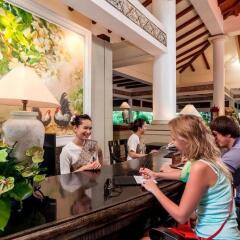 Отель Thavorn Beach Village Resort & Spa Phuket гостиничный бар