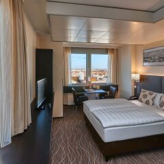 Отель Park Inn by Radisson Berlin Alexanderplatz комната для гостей фото 10