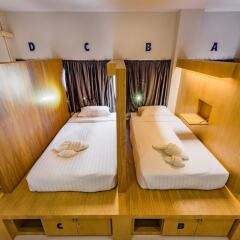 Отель Phuket Marine Poshtel фото 12