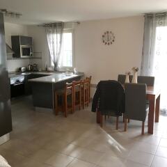 Апартаменты Apartment With 2 Bedrooms in Bagnolet, With Terrace and Wifi в номере фото 2