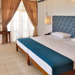 The Reef Beach Hotel Negombo сейф в номере
