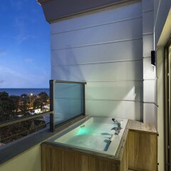 Dosinia Luxury Resort Турция, Кемер - 1 отзыв об отеле, цены и фото номеров - забронировать отель Dosinia Luxury Resort - All Inclusive онлайн балкон