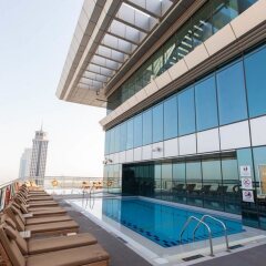 Отель Four Points By Sheraton Sheikh Zayed Road ОАЭ, Дубай - 1 отзыв об отеле, цены и фото номеров - забронировать отель Four Points By Sheraton Sheikh Zayed Road онлайн бассейн