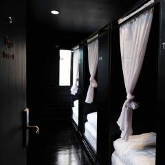 Kloem Hostel - Adults Only Бангкок интерьер отеля фото 2