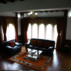Tashi Namgay Resort in Paro, Bhutan from 281$, photos, reviews - zenhotels.com hotel interior