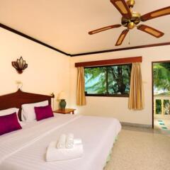 Отель Thai Kamala Beach Front Улучшенный номер разные типы кроватей