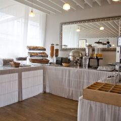 Отель Nash Airport Hotel Швейцария, Куантрен - 2 отзыва об отеле, цены и фото номеров - забронировать отель Nash Airport Hotel онлайн питание фото 2