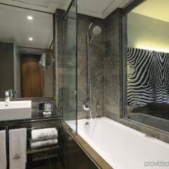 Hotel Gran Derby Suites Барселона ванная фото 2