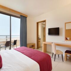 Отель Ramada Resort Dead Sea Иордания, Ма-Ин - 1 отзыв об отеле, цены и фото номеров - забронировать отель Ramada Resort Dead Sea онлайн комната для гостей