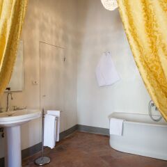 Отель B&B Palazzo Tortoli Италия, Сан-Джиминьяно - отзывы, цены и фото номеров - забронировать отель B&B Palazzo Tortoli онлайн ванная