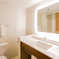 Holiday Inn Express Hotel & Suites Reading ванная фото 2
