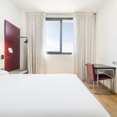 Hotel ILUNION Aqua 3 комната для гостей