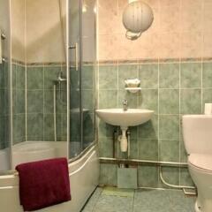 Отель Sun Shine Apartments Латвия, Юрмала - отзывы, цены и фото номеров - забронировать отель Sun Shine Apartments онлайн ванная