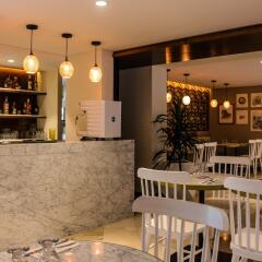 Fch Hotel Providencia- Adults Only гостиничный бар