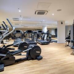 Отель Crowne Plaza London Heathrow T4 Великобритания, Лондон - отзывы, цены и фото номеров - забронировать отель Crowne Plaza London Heathrow T4 онлайн фитнесс-зал