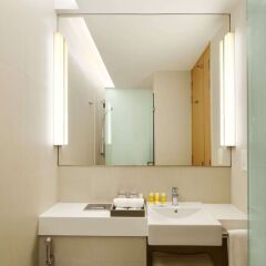 Days Hotel By Wyndham Singapore At Zhongshan Park Сингапур ванная