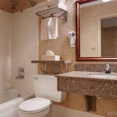 Quality Inn in Weston, United States of America from 133$, photos, reviews - zenhotels.com bathroom