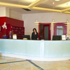 Отель CDH My One Hotel Bologna Италия, Болонья - 1 отзыв об отеле, цены и фото номеров - забронировать отель CDH My One Hotel Bologna онлайн интерьер отеля