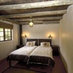 Отель Avoca River Cabins сейф в номере