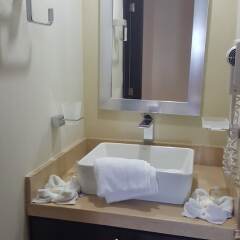 Отель Las Flores Beach Resort ванная фото 2