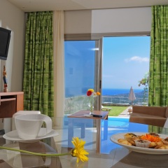 Отель Royal Heights Resort Villas & Spa в номере