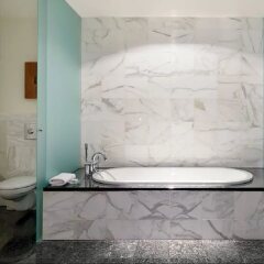 Отель Park Hyatt Zurich ванная фото 2