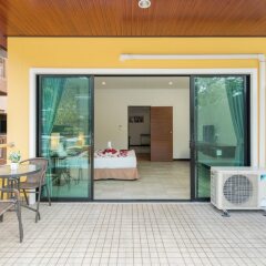 Отель Amarin Hotel Patong Таиланд, Карон-Бич - отзывы, цены и фото номеров - забронировать отель Amarin Hotel Patong онлайн балкон