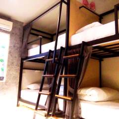Отель FIRST 1 Boutique House at Sukhumvit 1 детские мероприятия фото 2