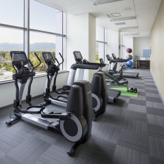 Отель Element Vancouver Metrotown Канада, Бурнаби - отзывы, цены и фото номеров - забронировать отель Element Vancouver Metrotown онлайн фитнесс-зал фото 3